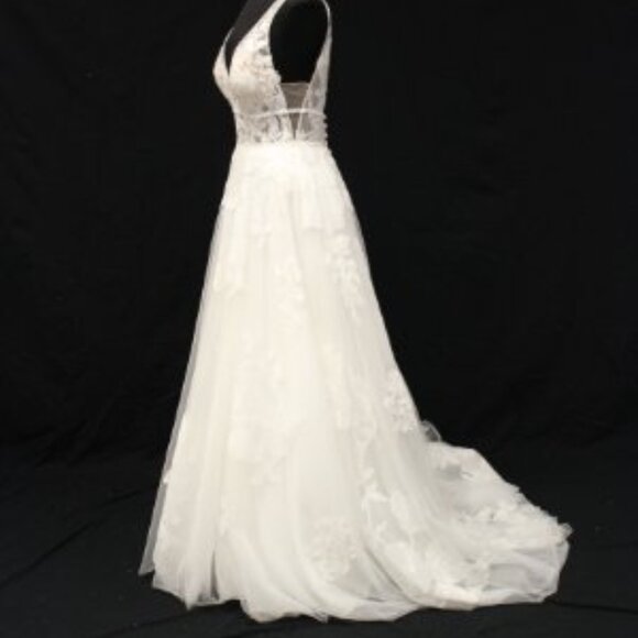 Wedding dress Madison James MJ908 size 8 - Picture 4 of 4